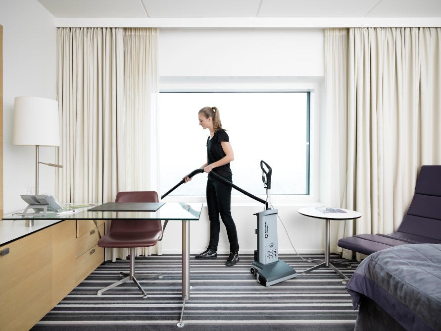 NILFISK VU500 VAC BY RADFORD VAC CENTRE